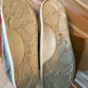 Never worn Roxy shoes